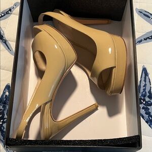 People Moda Elegant Beige Peep-Toe Heels